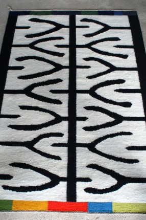 The carpet Tjuga. handmade in wool and linen. Design Elisabeth Johansson.